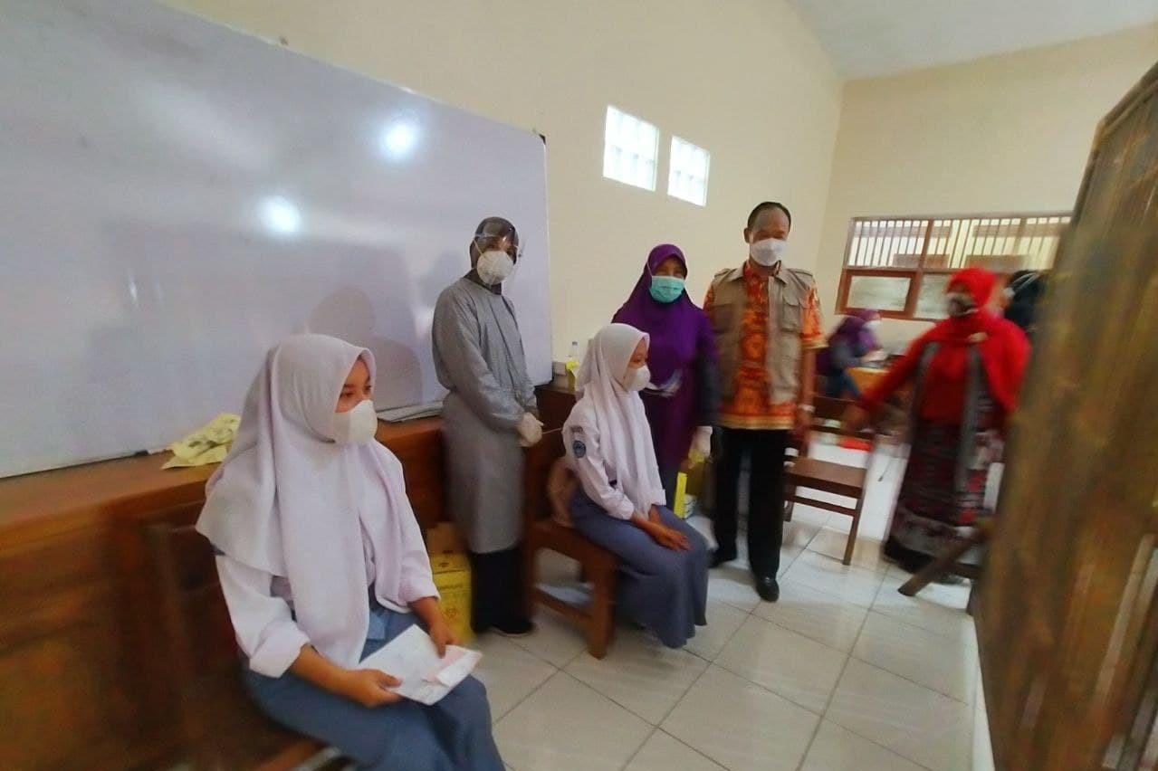 SMKN 1 Sayung “Sehat dan Hebat” dengan  Program Vaksinasi