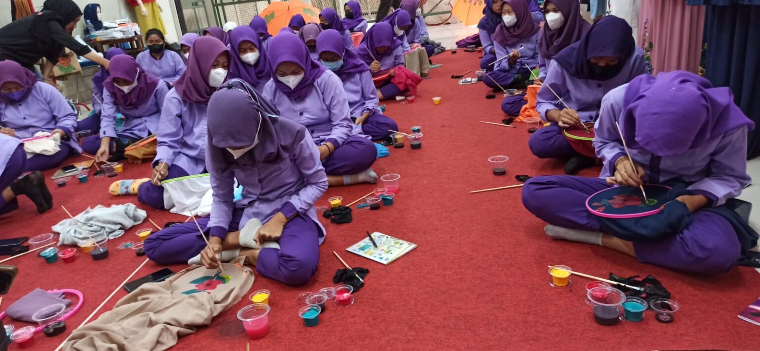 Tambah Pengalaman Belajar, Jurusan Tata Busana SMKN 1 Sayung Outdoor Learning di Galery Lukis Nasrafa