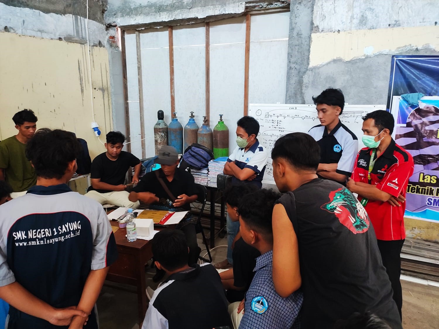 Industri Mengajar Program Keahlian Teknik Pengelasan dan Fabrikasi Logam